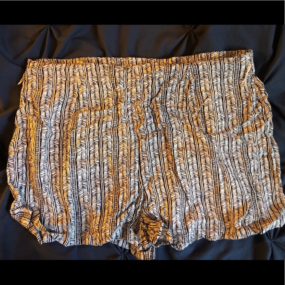 Printed casual shorts!